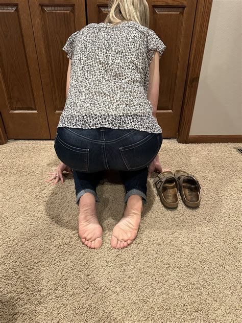 step mom foot worship|r/mymomsfootfetish